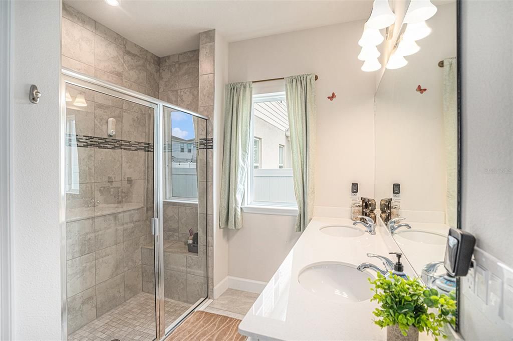 For Rent: $2,500 (3 beds, 2 baths, 1500 Square Feet)