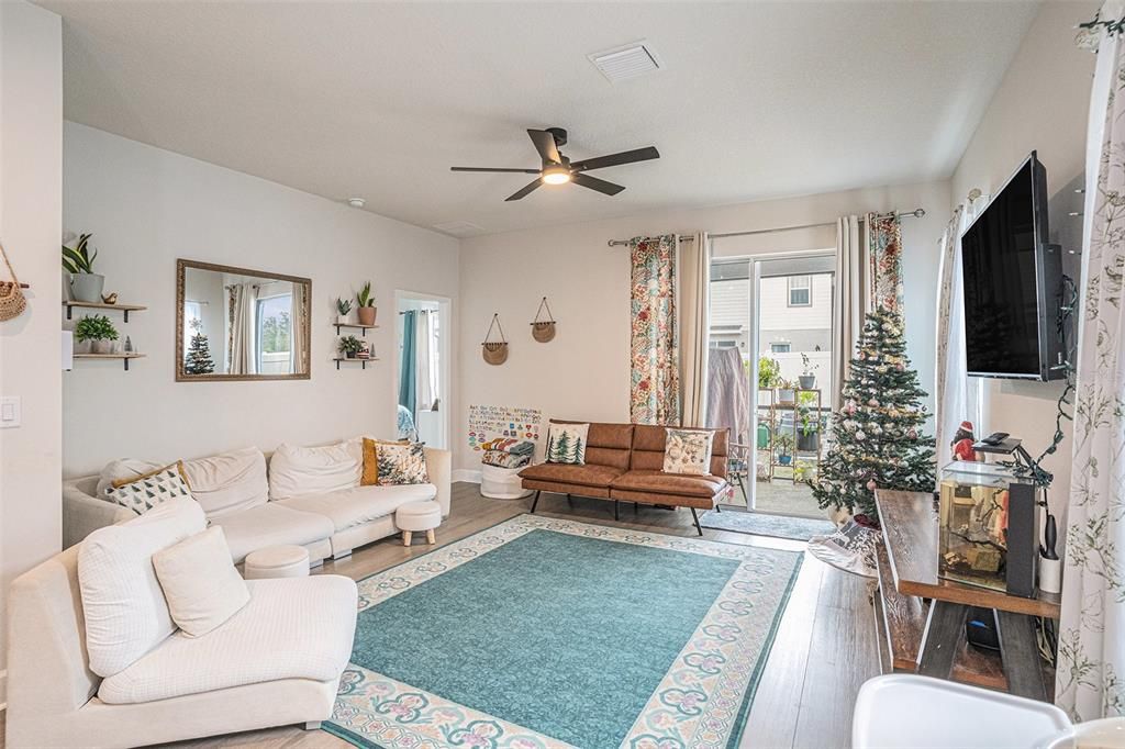 For Rent: $2,500 (3 beds, 2 baths, 1500 Square Feet)