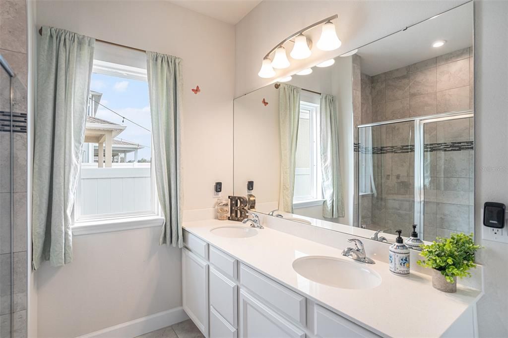 For Rent: $2,500 (3 beds, 2 baths, 1500 Square Feet)