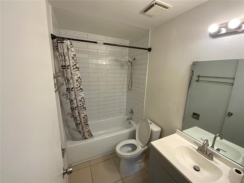 En Renta: $2,000 (5 camas, 4 baños, 2148 Pies cuadrados)