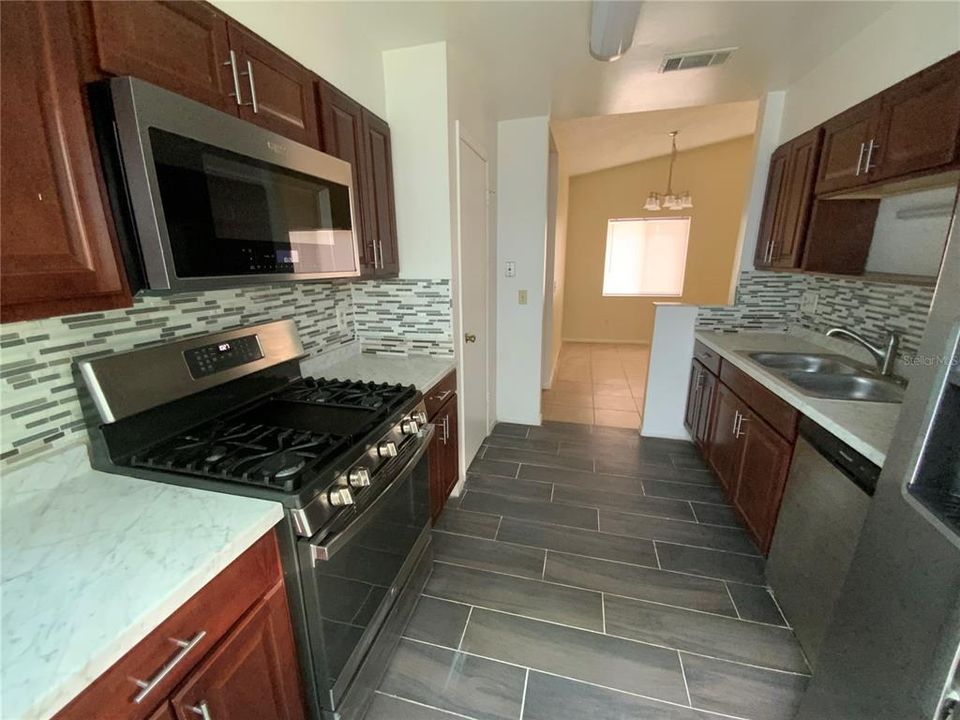 En Renta: $2,000 (5 camas, 4 baños, 2148 Pies cuadrados)