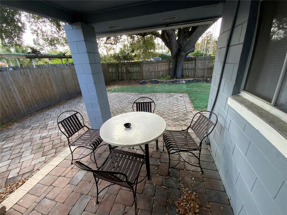 En Renta: $2,000 (5 camas, 4 baños, 2148 Pies cuadrados)