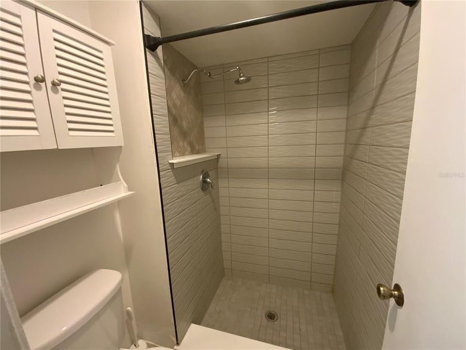 En Renta: $2,000 (5 camas, 4 baños, 2148 Pies cuadrados)