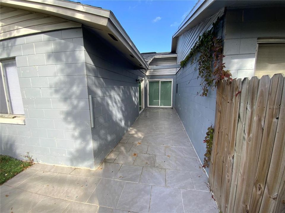 En Renta: $2,000 (5 camas, 4 baños, 2148 Pies cuadrados)