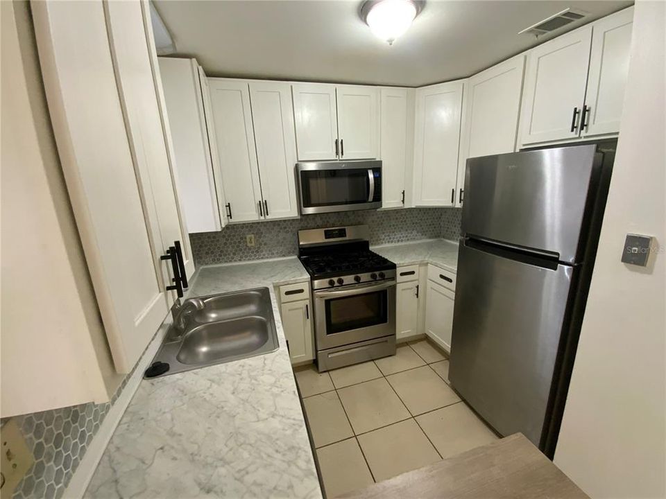 En Renta: $2,000 (5 camas, 4 baños, 2148 Pies cuadrados)