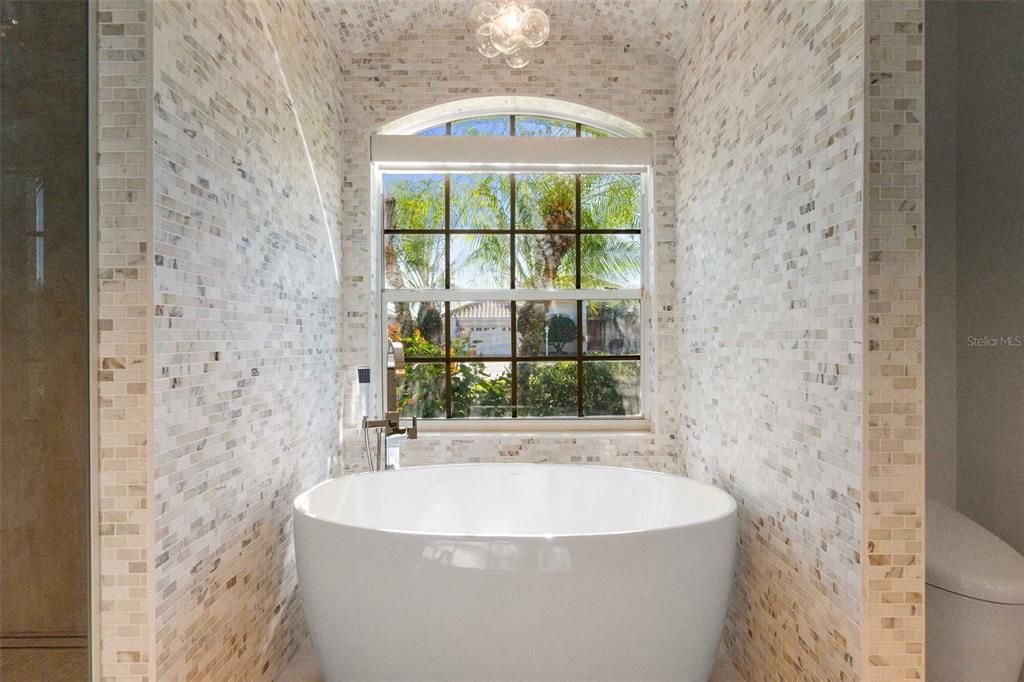 En Venta: $1,140,000 (3 camas, 3 baños, 2505 Pies cuadrados)