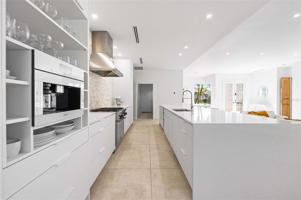 En Venta: $1,140,000 (3 camas, 3 baños, 2505 Pies cuadrados)