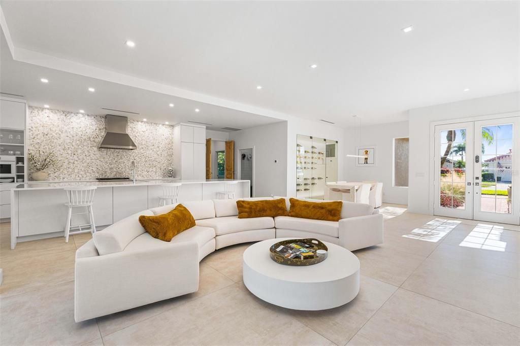 En Venta: $1,140,000 (3 camas, 3 baños, 2505 Pies cuadrados)