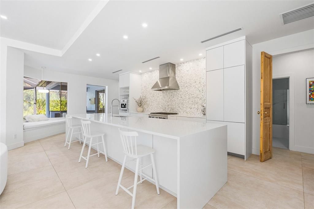 En Venta: $1,140,000 (3 camas, 3 baños, 2505 Pies cuadrados)