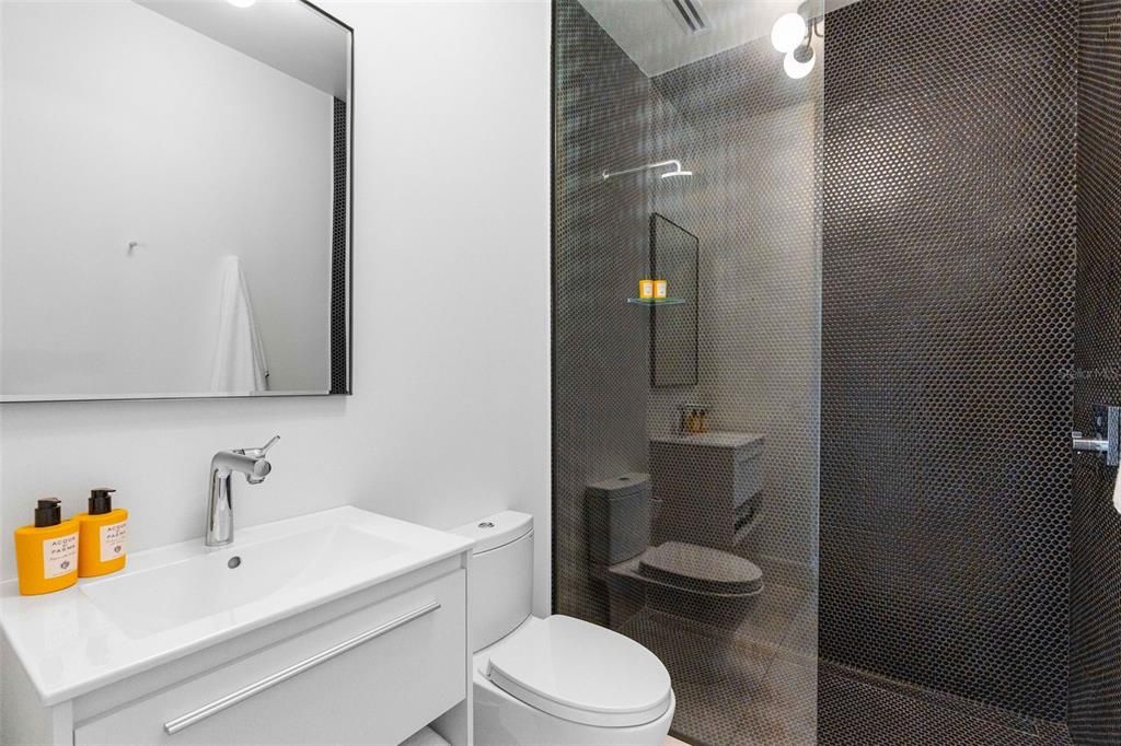 En Venta: $1,140,000 (3 camas, 3 baños, 2505 Pies cuadrados)