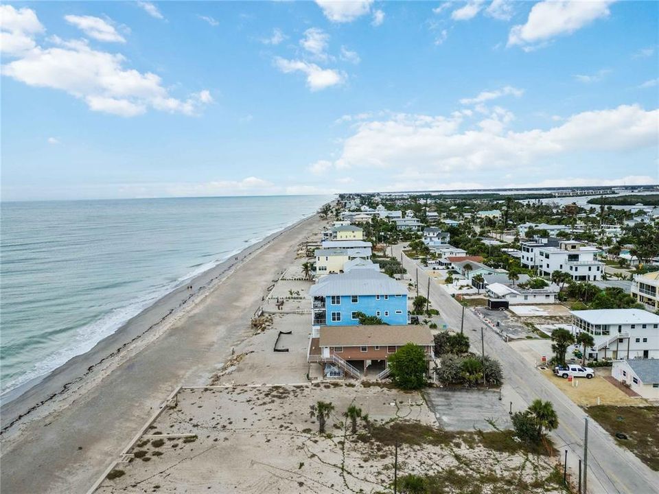 На продажу: $1,375,000 (0.25 acres)