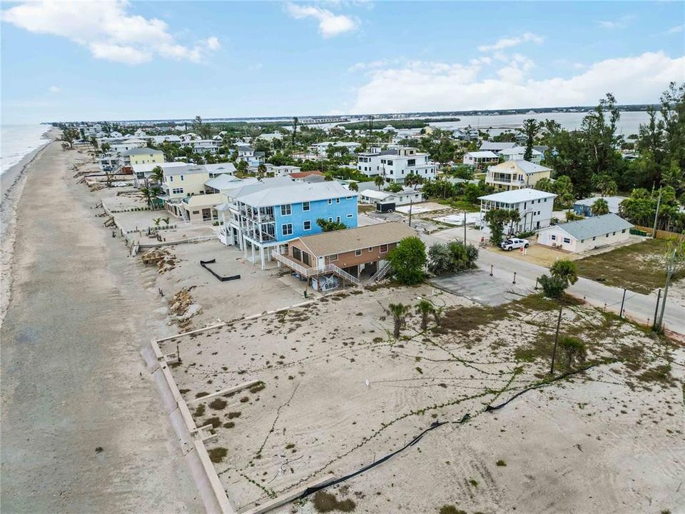 На продажу: $1,375,000 (0.25 acres)