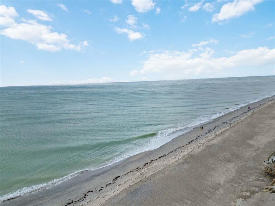 На продажу: $1,375,000 (0.25 acres)