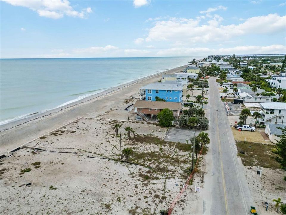 На продажу: $1,375,000 (0.25 acres)