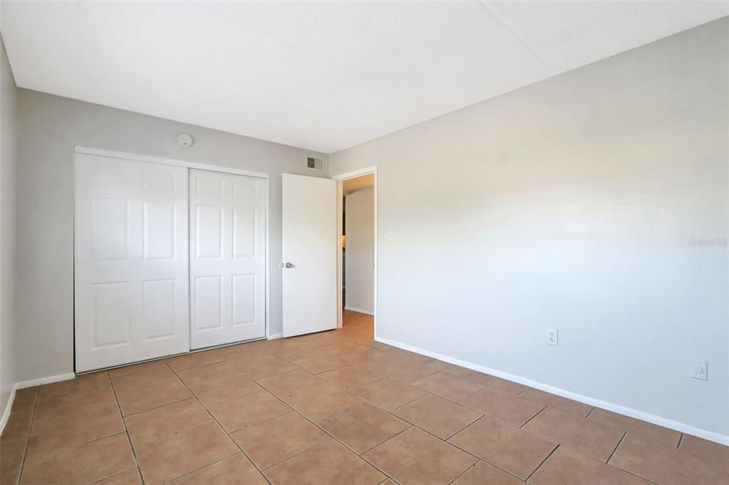 На продажу: $115,000 (2 спален, 1 ванн, 761 Квадратных фут)