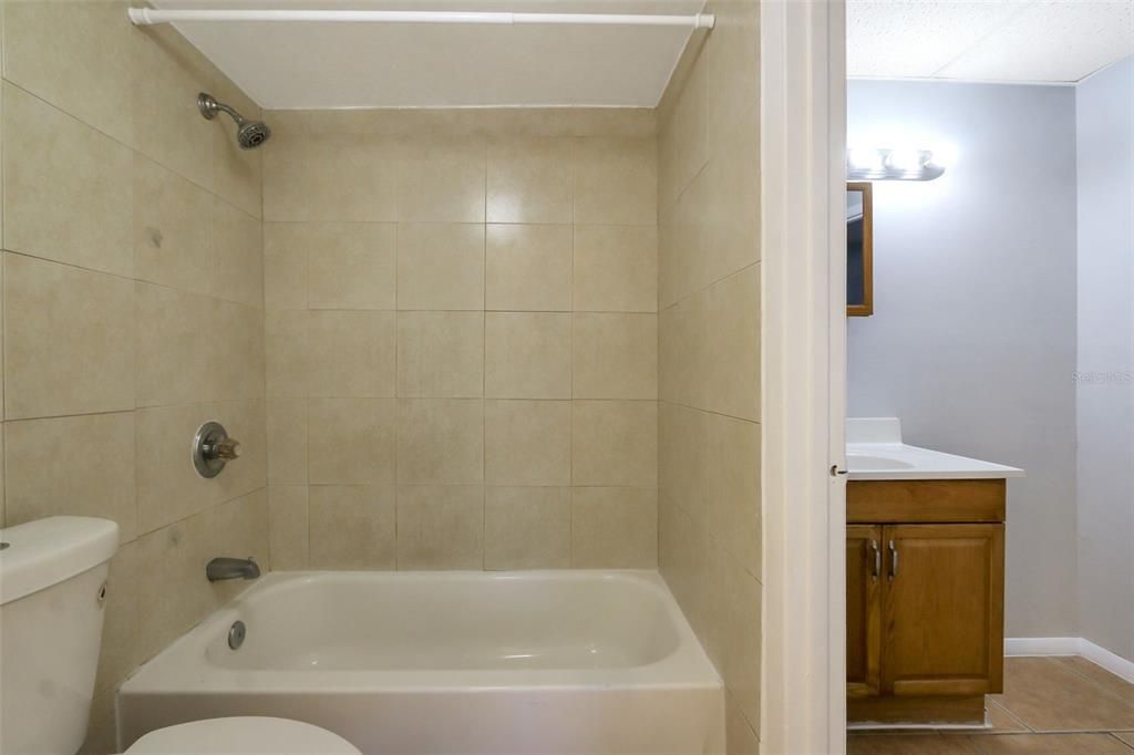 На продажу: $115,000 (2 спален, 1 ванн, 761 Квадратных фут)