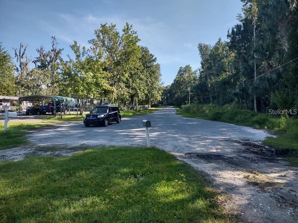 На продажу: $425,000 (0.43 acres)