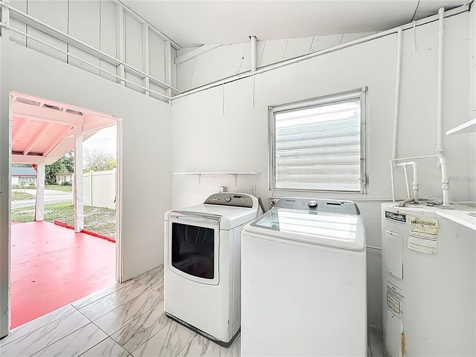 En Venta: $295,000 (3 camas, 2 baños, 1172 Pies cuadrados)