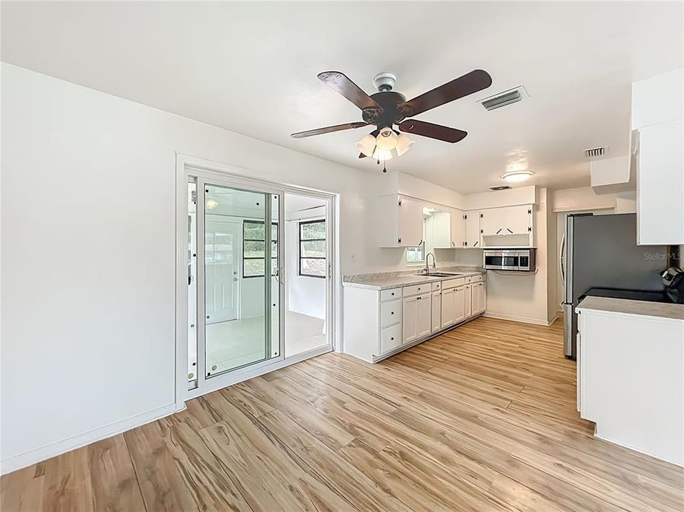 En Venta: $295,000 (3 camas, 2 baños, 1172 Pies cuadrados)