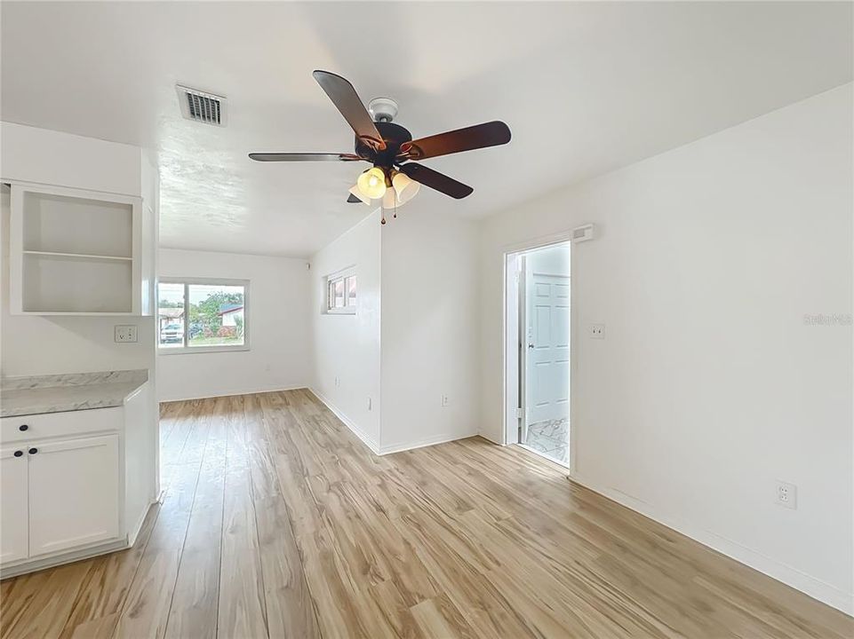 En Venta: $295,000 (3 camas, 2 baños, 1172 Pies cuadrados)