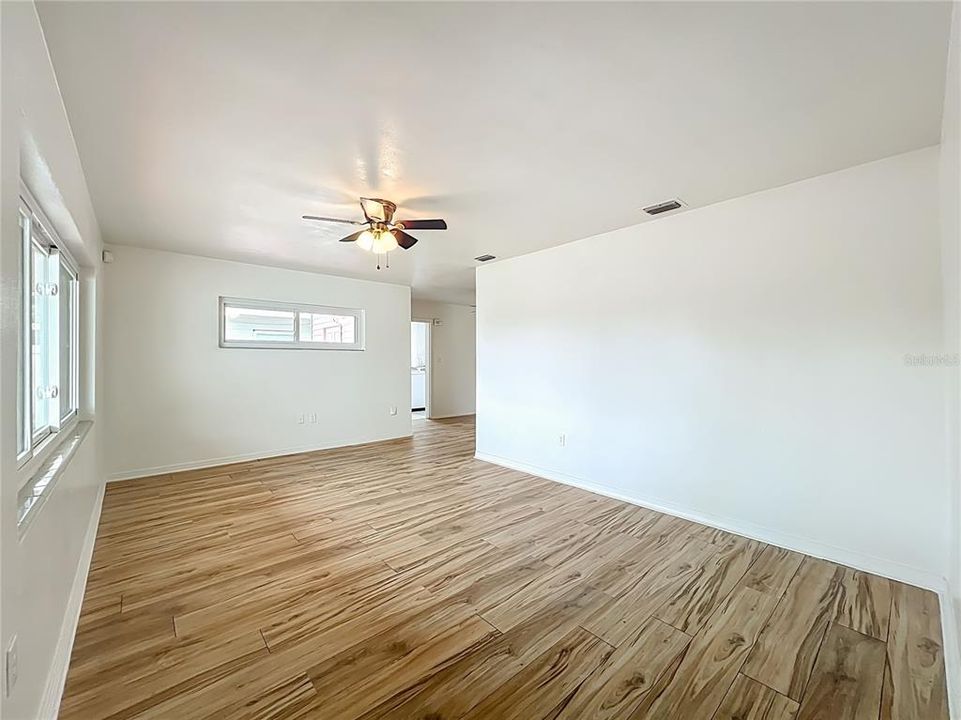 En Venta: $295,000 (3 camas, 2 baños, 1172 Pies cuadrados)