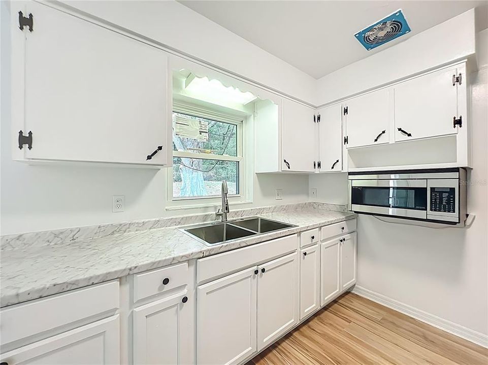 En Venta: $295,000 (3 camas, 2 baños, 1172 Pies cuadrados)