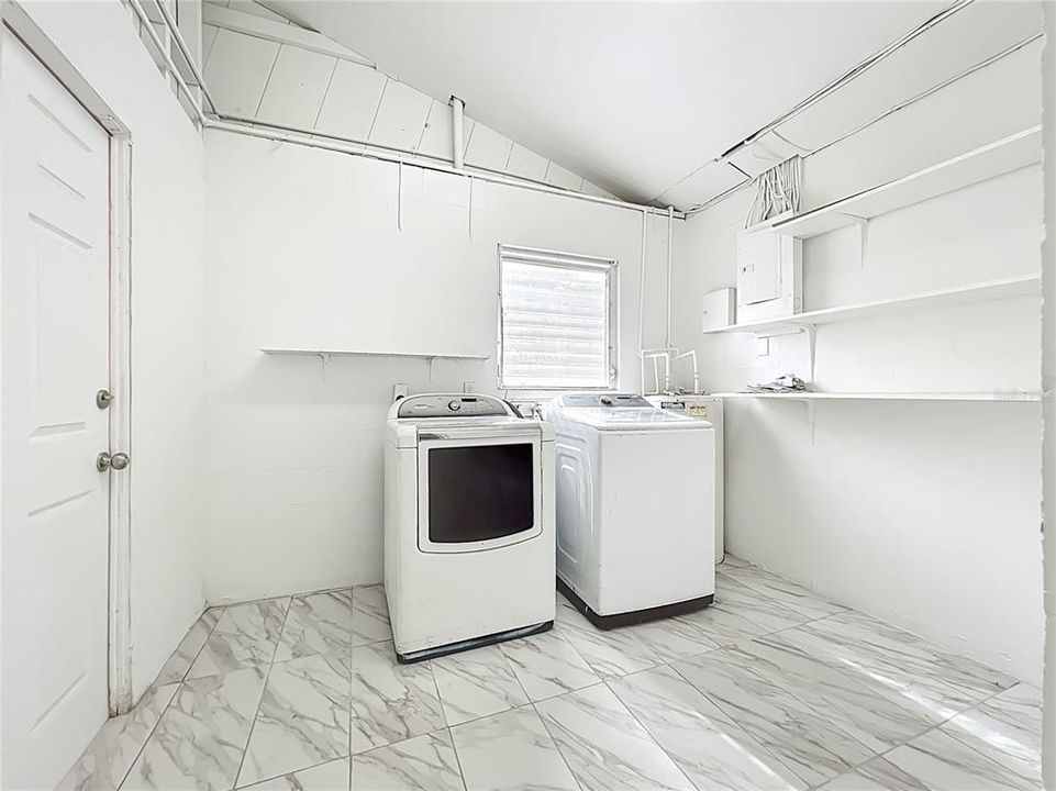 En Venta: $295,000 (3 camas, 2 baños, 1172 Pies cuadrados)