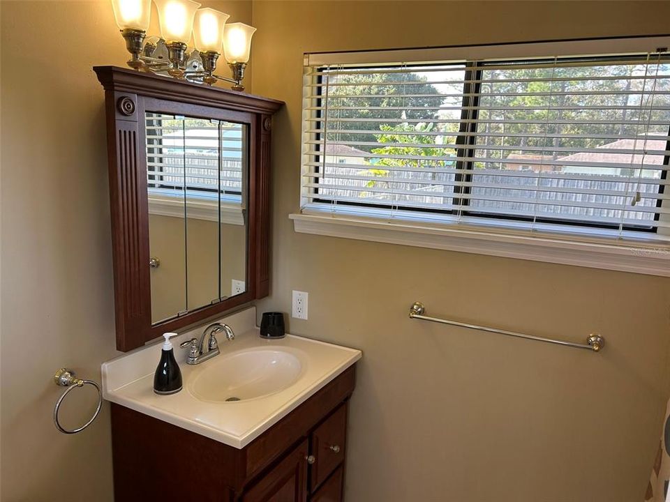 出租: $2,200 (3 贝兹, 2 浴室, 1246 平方英尺)