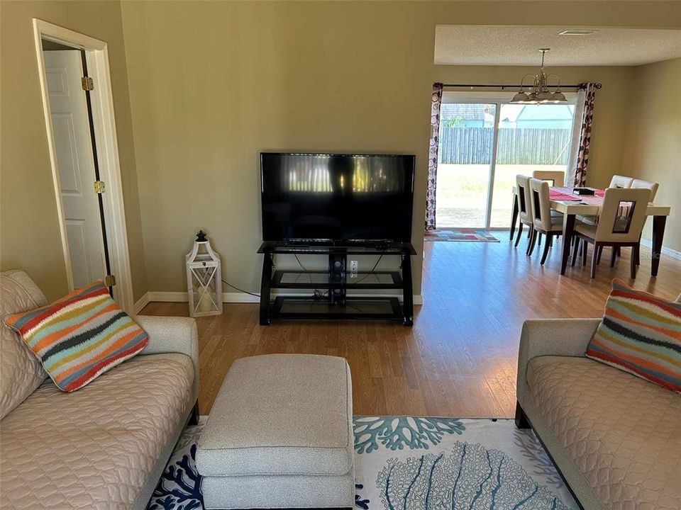 出租: $2,200 (3 贝兹, 2 浴室, 1246 平方英尺)