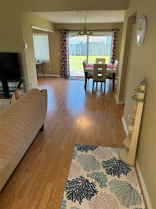 出租: $2,200 (3 贝兹, 2 浴室, 1246 平方英尺)