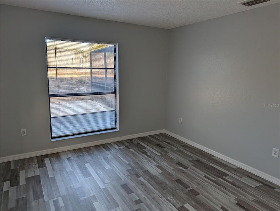 For Rent: $2,140 (3 beds, 2 baths, 1711 Square Feet)