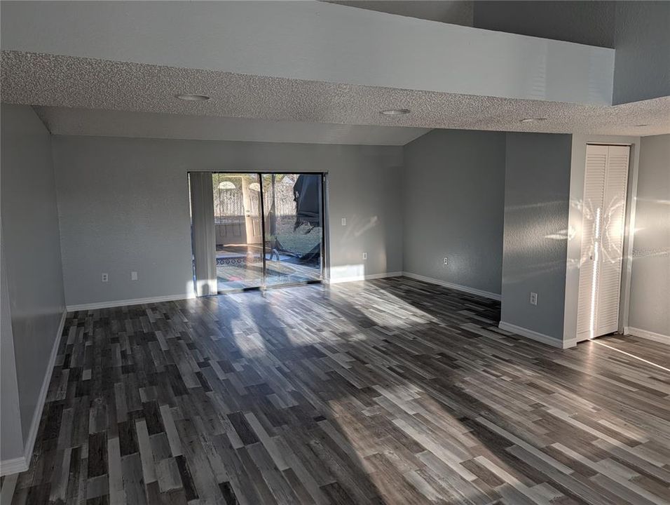 For Rent: $2,140 (3 beds, 2 baths, 1711 Square Feet)