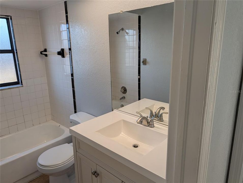 For Rent: $2,140 (3 beds, 2 baths, 1711 Square Feet)