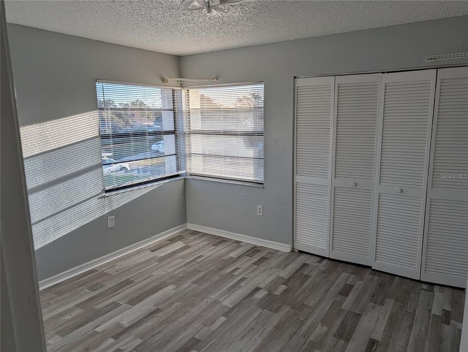 For Rent: $2,140 (3 beds, 2 baths, 1711 Square Feet)