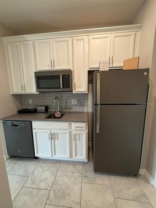 For Rent: $1,100 (1 beds, 1 baths, 500 Square Feet)
