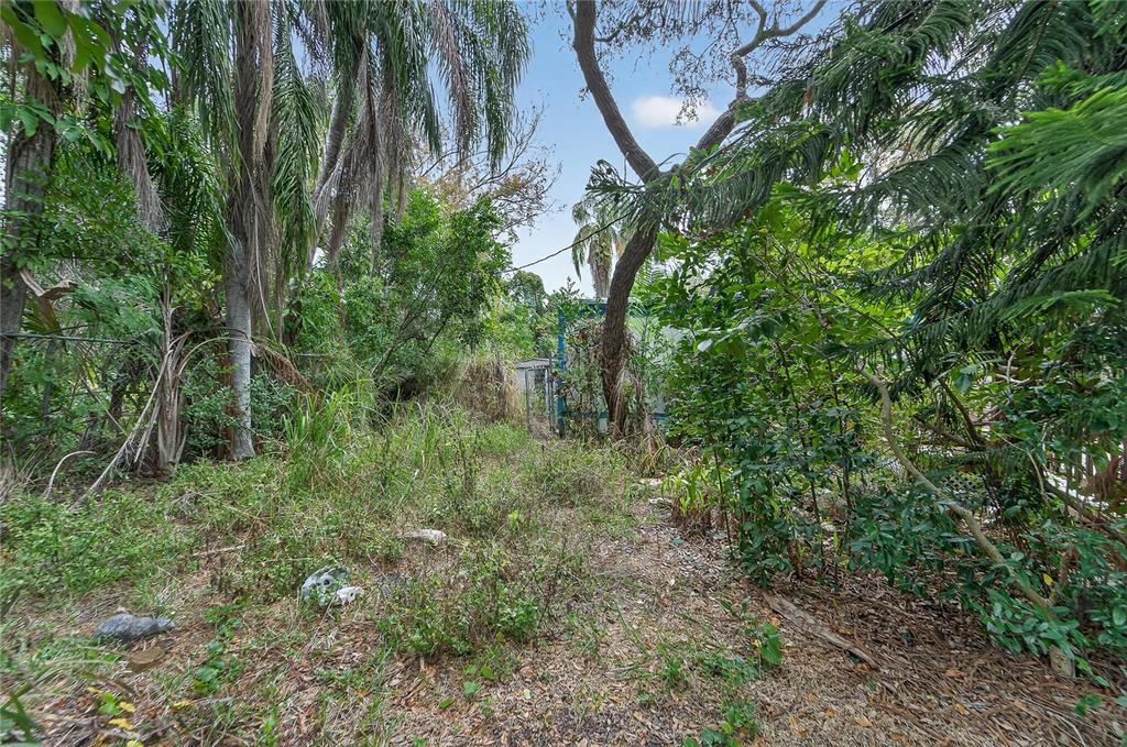 待售: $225,000 (0.26 acres)