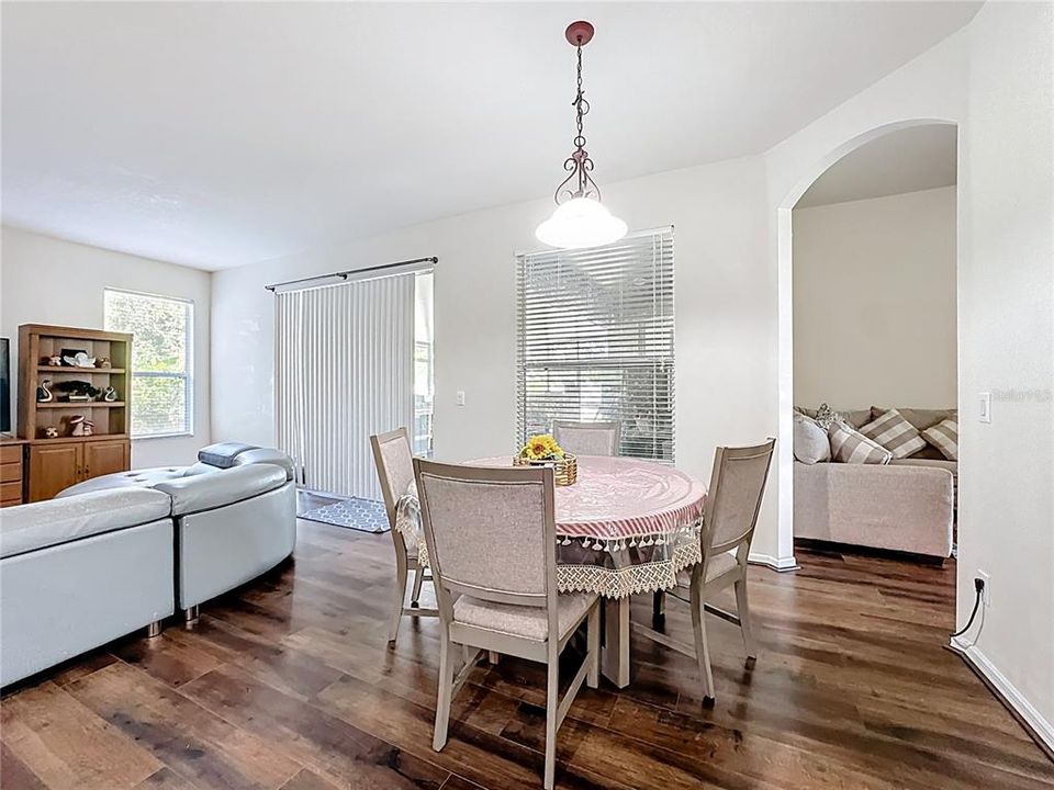 В аренду: $3,000 (4 спален, 3 ванн, 2396 Квадратных фут)