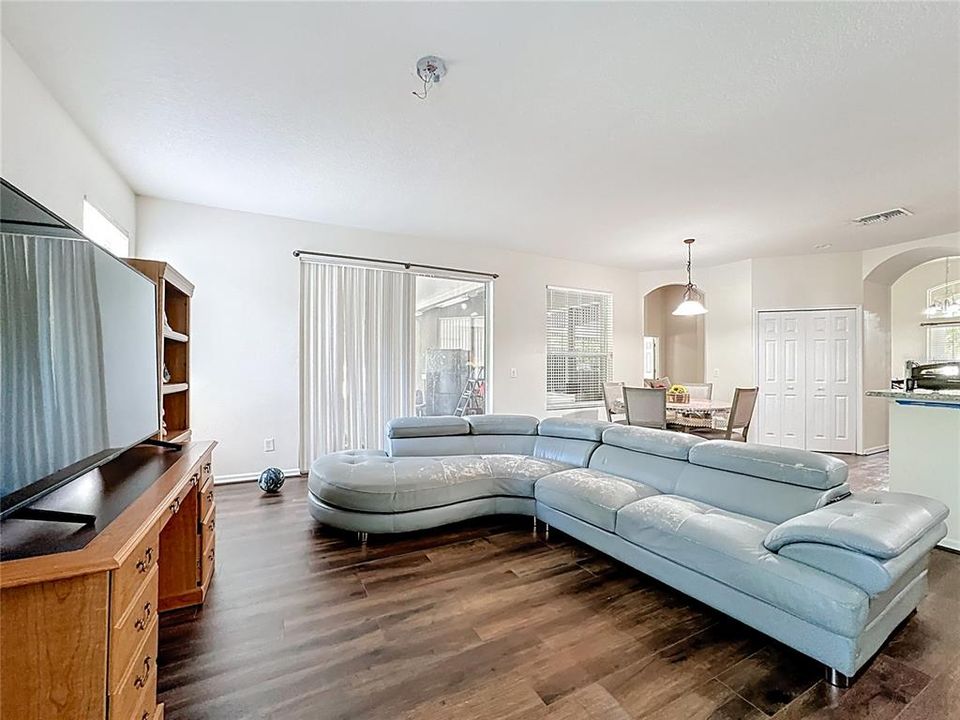 В аренду: $3,000 (4 спален, 3 ванн, 2396 Квадратных фут)