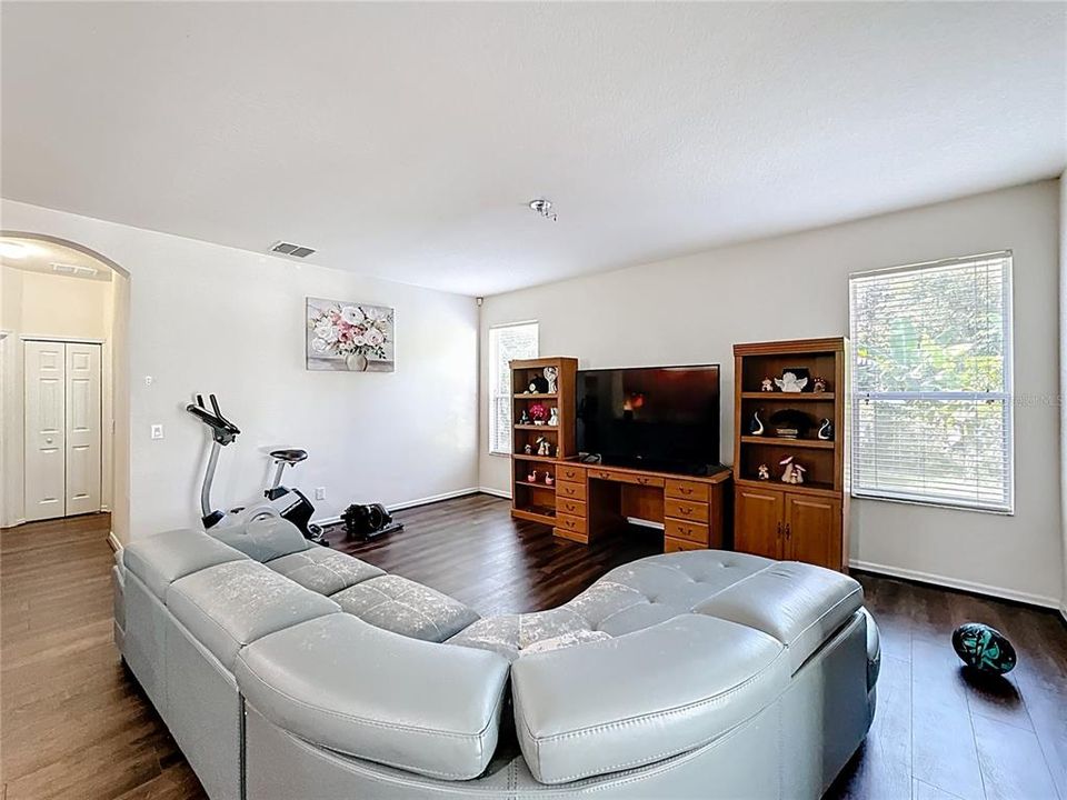 В аренду: $3,000 (4 спален, 3 ванн, 2396 Квадратных фут)