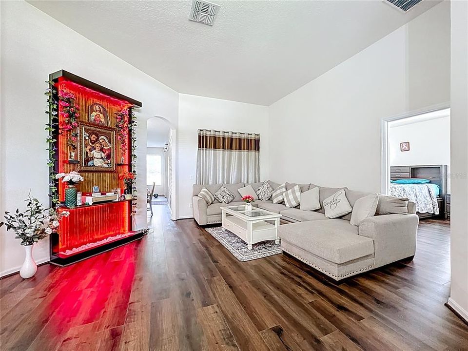 В аренду: $3,000 (4 спален, 3 ванн, 2396 Квадратных фут)