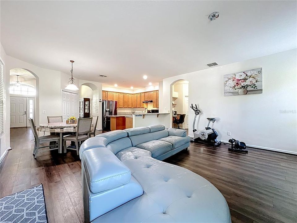 В аренду: $3,000 (4 спален, 3 ванн, 2396 Квадратных фут)