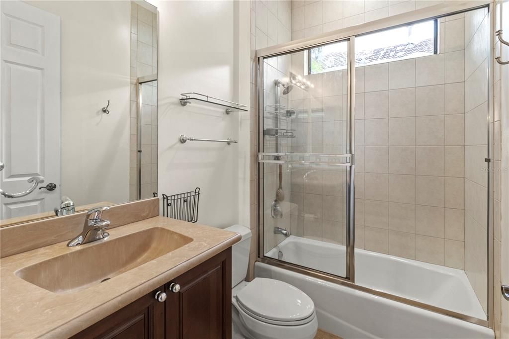 En Venta: $545,000 (2 camas, 2 baños, 1927 Pies cuadrados)