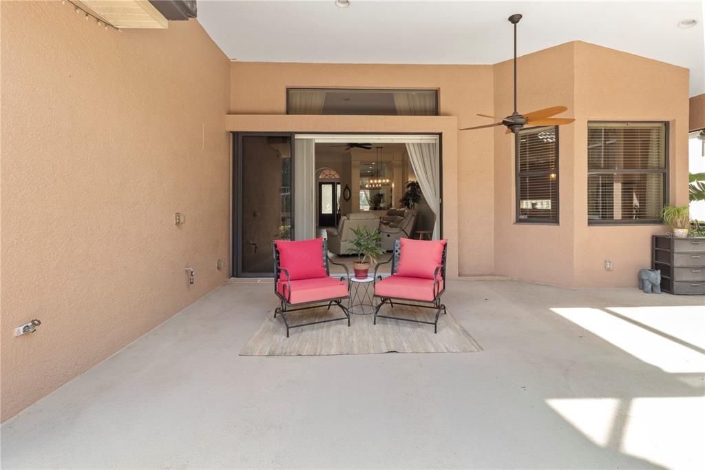 En Venta: $545,000 (2 camas, 2 baños, 1927 Pies cuadrados)