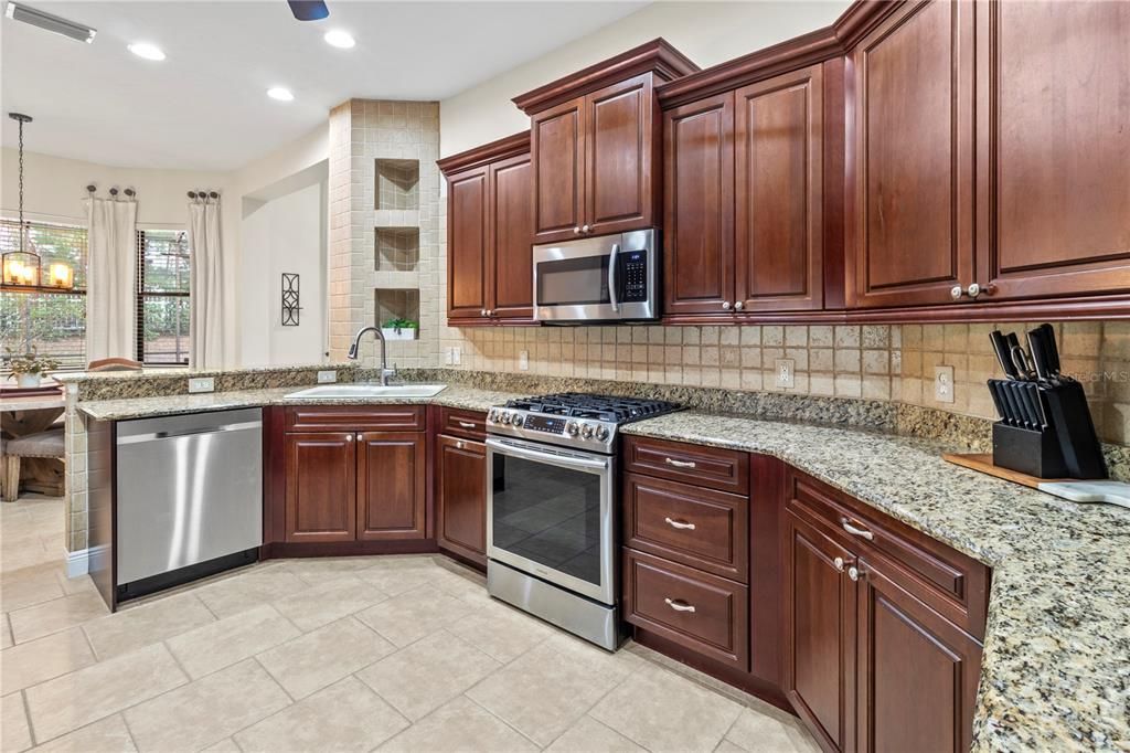 En Venta: $545,000 (2 camas, 2 baños, 1927 Pies cuadrados)