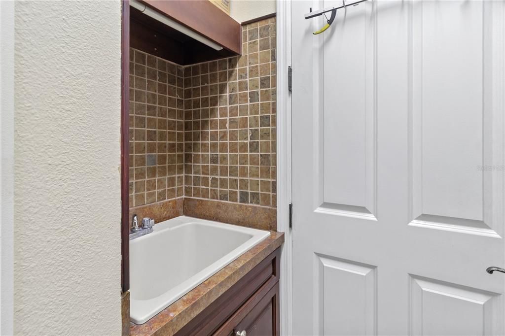 En Venta: $545,000 (2 camas, 2 baños, 1927 Pies cuadrados)