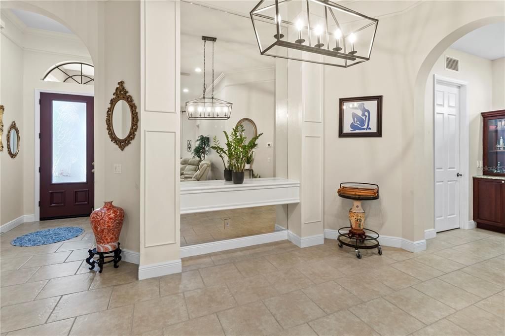 En Venta: $545,000 (2 camas, 2 baños, 1927 Pies cuadrados)