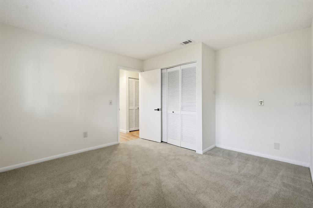 For Rent: $1,900 (4 beds, 2 baths, 1694 Square Feet)