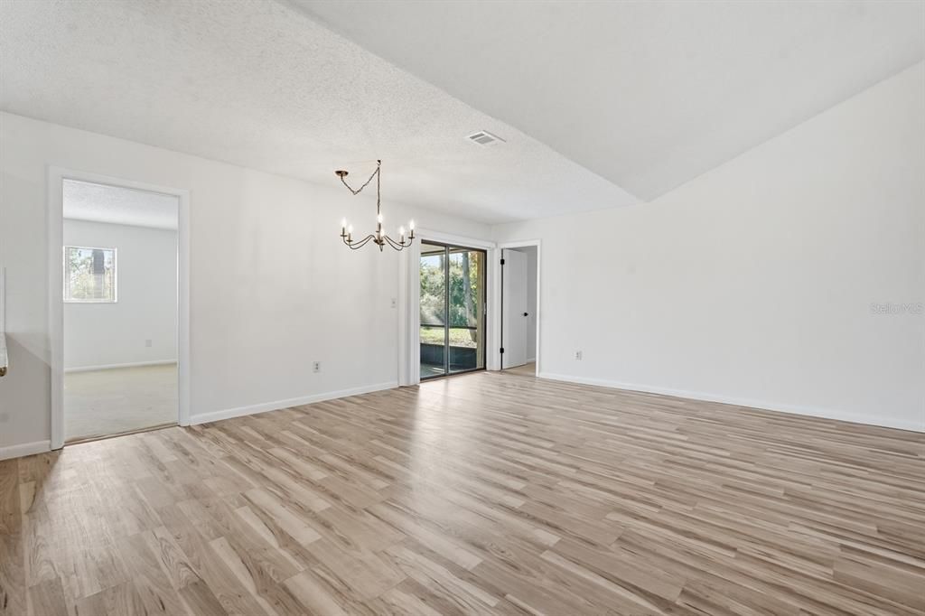 For Rent: $1,900 (4 beds, 2 baths, 1694 Square Feet)