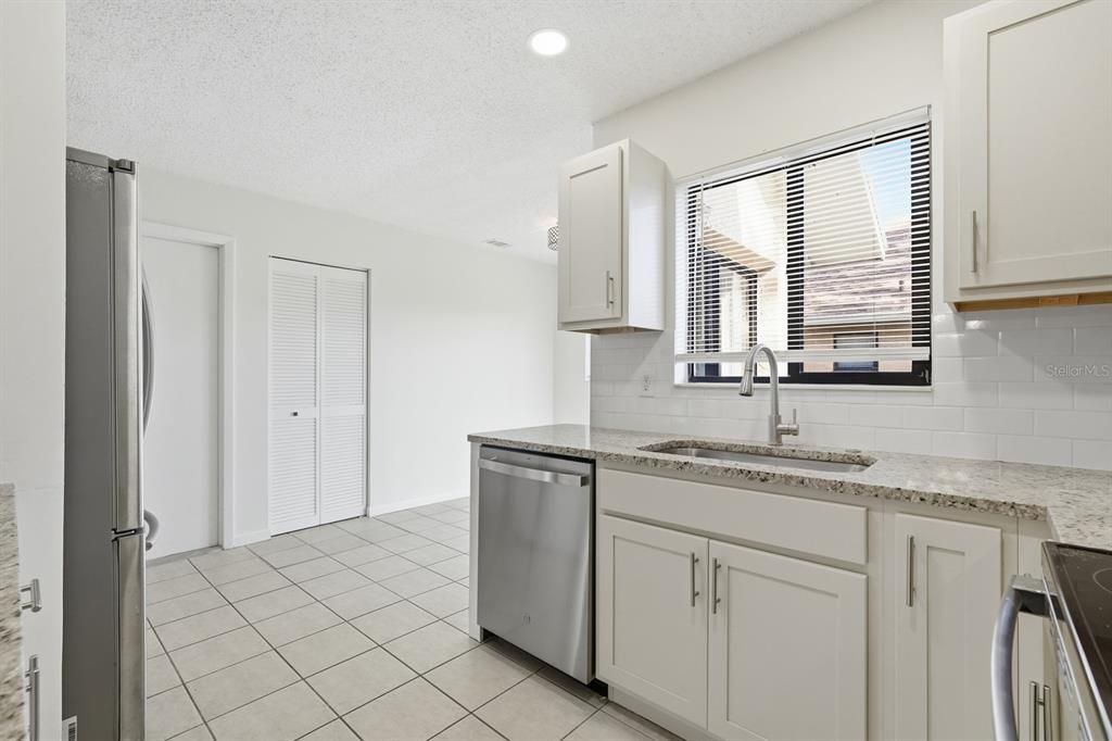 For Rent: $1,900 (4 beds, 2 baths, 1694 Square Feet)