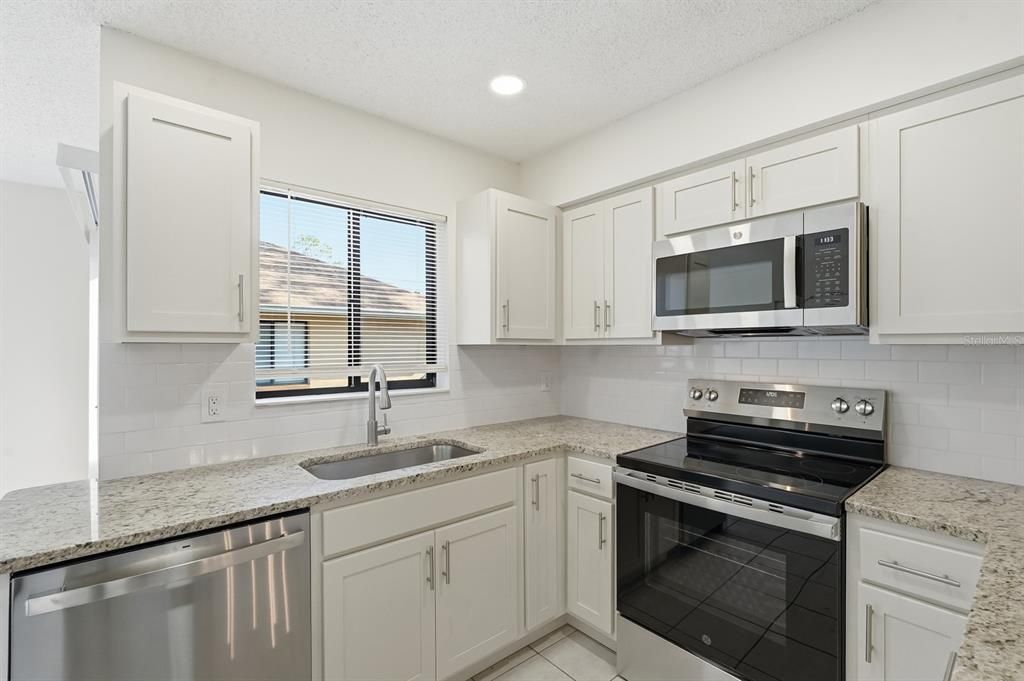 For Rent: $1,900 (4 beds, 2 baths, 1694 Square Feet)